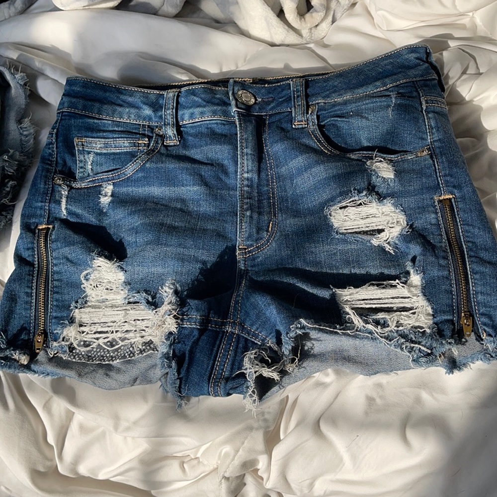 High waisted shorts with zipper sides